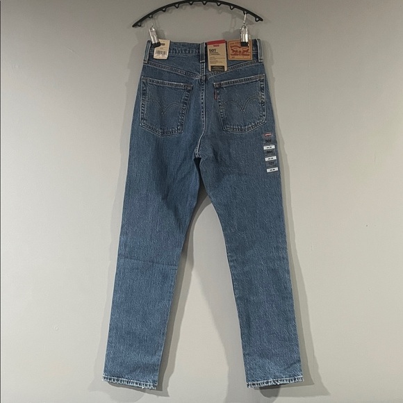 Levi's Women's Straight Leg Jeans in Classic Blue Size 24/30 - Picture 4 of 7